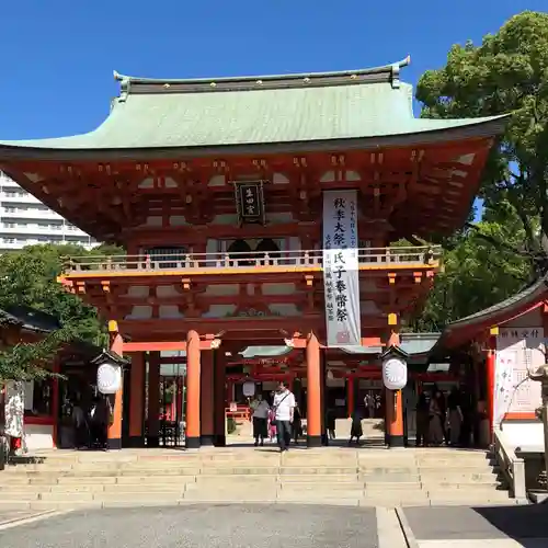 生田神社の山門