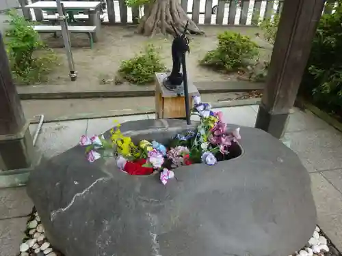 久里浜八幡神社の手水舎