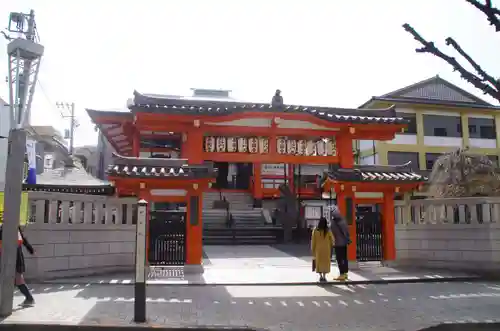 善國寺の山門・神門