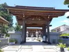 西光寺の山門