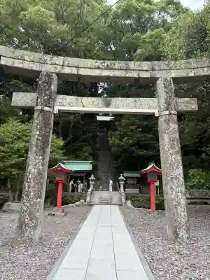 宗像大社中津宮の{uncategorized: "未分類", other: "その他", undefined: "問題あり", building: "その他建物", grave: "お墓", sacred_gate: "鳥居", guardian: "狛犬", statue: "像", buddha: "仏像", history: "歴史", nature: "自然", garden: "庭園", animal: "動物", pagoda: "塔", temizu: "手水舎", mountain_gate: "山門・神門", sanctuary: "本殿・本堂", subordinate: "末社・摂社", art: "芸術", scenery: "景色", jizo: "地蔵", ema: "絵馬", goshuin: "御朱印", omikuji: "おみくじ", items: "授与品その他", amulet: "お守り", goshuincho: "御朱印帳", eats: "食事", festival: "お祭り", votive_dance: "神楽", shichigosan: "七五三参", wedding: "結婚式", experience: "体験その他", initially: "初詣", around: "周辺", anti_infection: "感染症対策"}