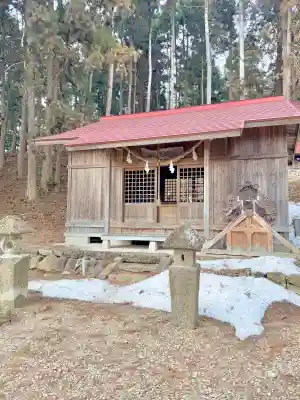 鼬幣稲荷神社の{uncategorized: "未分類", other: "その他", undefined: "問題あり", building: "その他建物", grave: "お墓", sacred_gate: "鳥居", guardian: "狛犬", statue: "像", buddha: "仏像", history: "歴史", nature: "自然", garden: "庭園", animal: "動物", pagoda: "塔", temizu: "手水舎", mountain_gate: "山門・神門", sanctuary: "本殿・本堂", subordinate: "末社・摂社", art: "芸術", scenery: "景色", jizo: "地蔵", ema: "絵馬", goshuin: "御朱印", omikuji: "おみくじ", items: "授与品その他", amulet: "お守り", goshuincho: "御朱印帳", eats: "食事", festival: "お祭り", votive_dance: "神楽", shichigosan: "七五三参", wedding: "結婚式", experience: "体験その他", initially: "初詣", around: "周辺", anti_infection: "感染症対策"}
