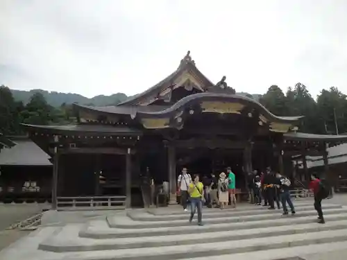 彌彦神社の本殿・本堂