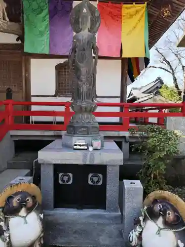 岩本寺の{uncategorized: "未分類", other: "その他", undefined: "問題あり", building: "その他建物", grave: "お墓", sacred_gate: "鳥居", guardian: "狛犬", statue: "像", buddha: "仏像", history: "歴史", nature: "自然", garden: "庭園", animal: "動物", pagoda: "塔", temizu: "手水舎", mountain_gate: "山門・神門", sanctuary: "本殿・本堂", subordinate: "末社・摂社", art: "芸術", scenery: "景色", jizo: "地蔵", ema: "絵馬", goshuin: "御朱印", omikuji: "おみくじ", items: "授与品その他", amulet: "お守り", goshuincho: "御朱印帳", eats: "食事", festival: "お祭り", votive_dance: "神楽", shichigosan: "七五三参", wedding: "結婚式", experience: "体験その他", initially: "初詣", around: "周辺", anti_infection: "感染症対策"}