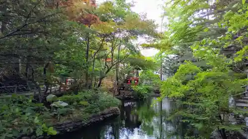 白石神社の庭園