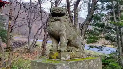大雪山層雲峡神社の狛犬