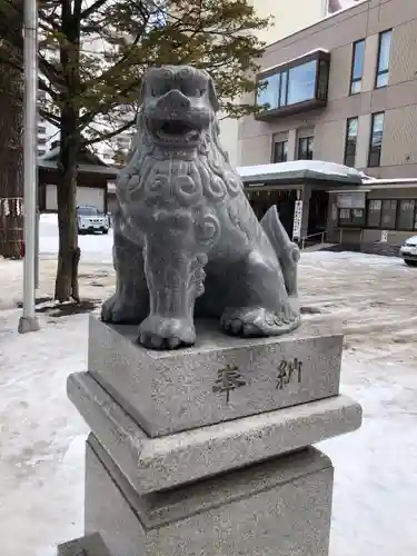 北海道神宮頓宮の狛犬