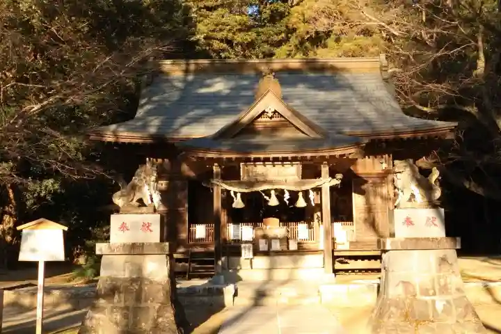 磯部稲村神社の{uncategorized: "未分類", other: "その他", undefined: "問題あり", building: "その他建物", grave: "お墓", sacred_gate: "鳥居", guardian: "狛犬", statue: "像", buddha: "仏像", history: "歴史", nature: "自然", garden: "庭園", animal: "動物", pagoda: "塔", temizu: "手水舎", mountain_gate: "山門・神門", sanctuary: "本殿・本堂", subordinate: "末社・摂社", art: "芸術", scenery: "景色", jizo: "地蔵", ema: "絵馬", goshuin: "御朱印", omikuji: "おみくじ", items: "授与品その他", amulet: "お守り", goshuincho: "御朱印帳", eats: "食事", festival: "お祭り", votive_dance: "神楽", shichigosan: "七五三参", wedding: "結婚式", experience: "体験その他", initially: "初詣", around: "周辺", anti_infection: "感染症対策"}