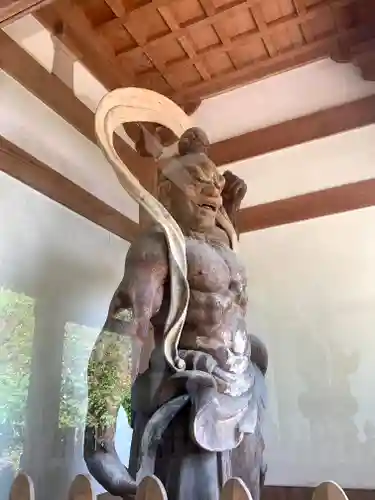 医王寺の像