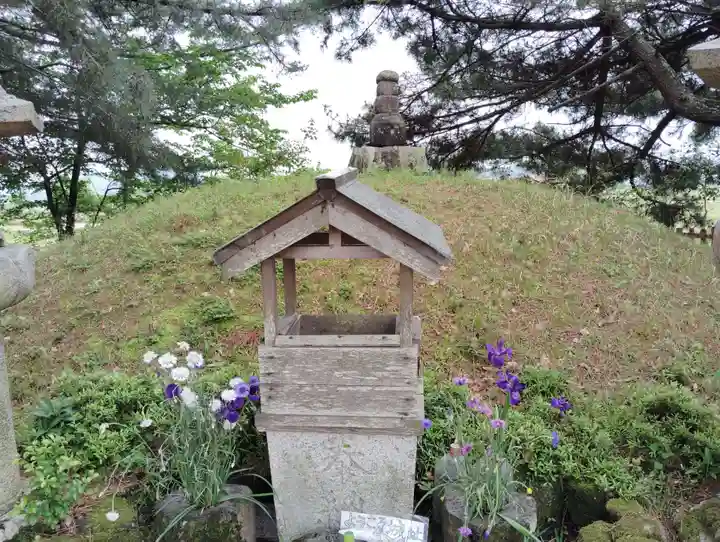 祠(清水宗治公供養塔)(岡山県)