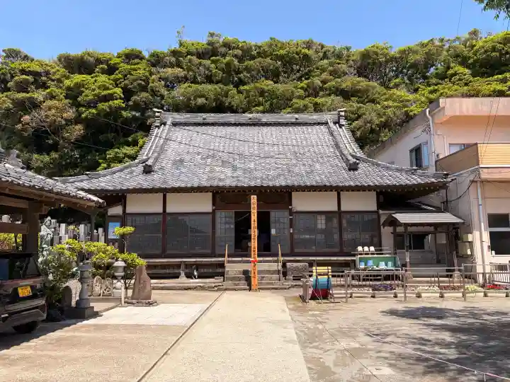 大椿寺の{uncategorized: "未分類", other: "その他", undefined: "問題あり", building: "その他建物", grave: "お墓", sacred_gate: "鳥居", guardian: "狛犬", statue: "像", buddha: "仏像", history: "歴史", nature: "自然", garden: "庭園", animal: "動物", pagoda: "塔", temizu: "手水舎", mountain_gate: "山門・神門", sanctuary: "本殿・本堂", subordinate: "末社・摂社", art: "芸術", scenery: "景色", jizo: "地蔵", ema: "絵馬", goshuin: "御朱印", omikuji: "おみくじ", items: "授与品その他", amulet: "お守り", goshuincho: "御朱印帳", eats: "食事", festival: "お祭り", votive_dance: "神楽", shichigosan: "七五三参", wedding: "結婚式", experience: "体験その他", initially: "初詣", around: "周辺", anti_infection: "感染症対策"}