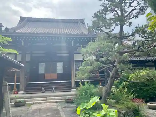 西蓮寺の本殿・本堂