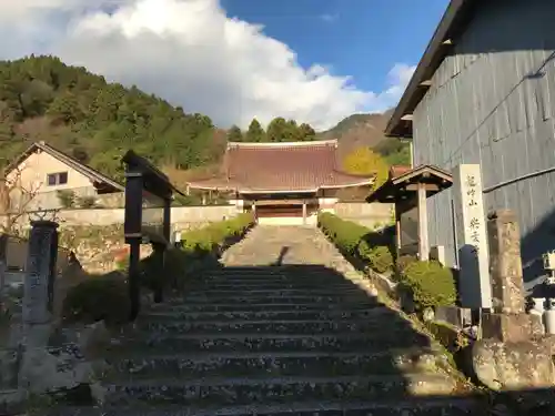 興雲寺の本殿