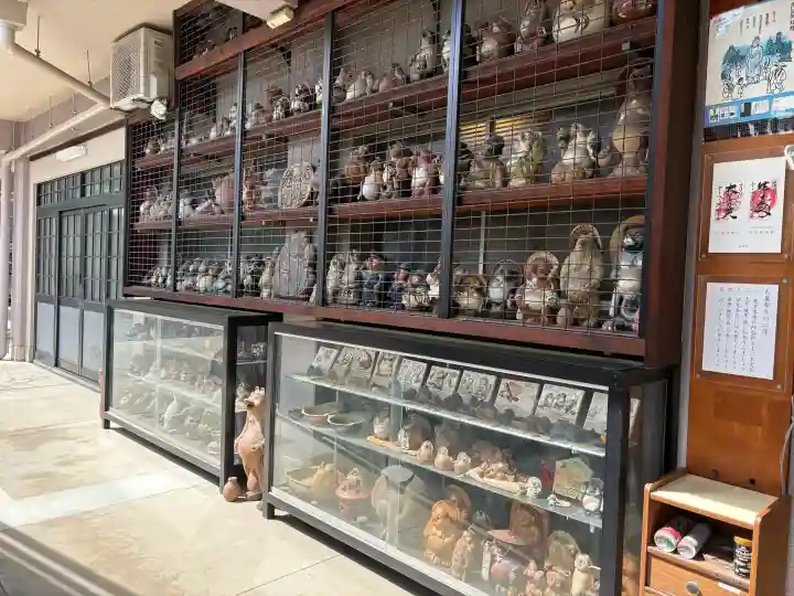 龍淵寺(龍渕寺)の{uncategorized: "未分類", other: "その他", undefined: "問題あり", building: "その他建物", grave: "お墓", sacred_gate: "鳥居", guardian: "狛犬", statue: "像", buddha: "仏像", history: "歴史", nature: "自然", garden: "庭園", animal: "動物", pagoda: "塔", temizu: "手水舎", mountain_gate: "山門・神門", sanctuary: "本殿・本堂", subordinate: "末社・摂社", art: "芸術", scenery: "景色", jizo: "地蔵", ema: "絵馬", goshuin: "御朱印", omikuji: "おみくじ", items: "授与品その他", amulet: "お守り", goshuincho: "御朱印帳", eats: "食事", festival: "お祭り", votive_dance: "神楽", shichigosan: "七五三参", wedding: "結婚式", experience: "体験その他", initially: "初詣", around: "周辺", anti_infection: "感染症対策"}