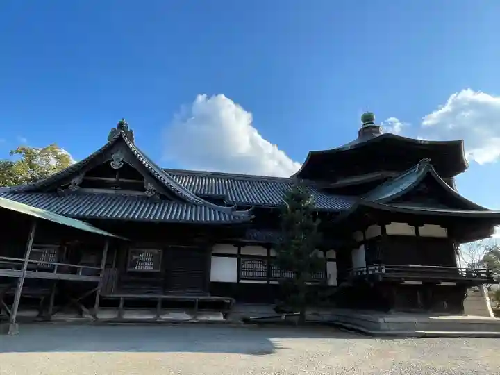 斑鳩寺の本殿・本堂