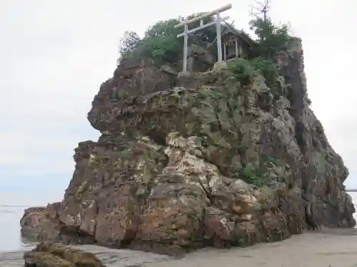 稲佐の浜　弁天島の景色