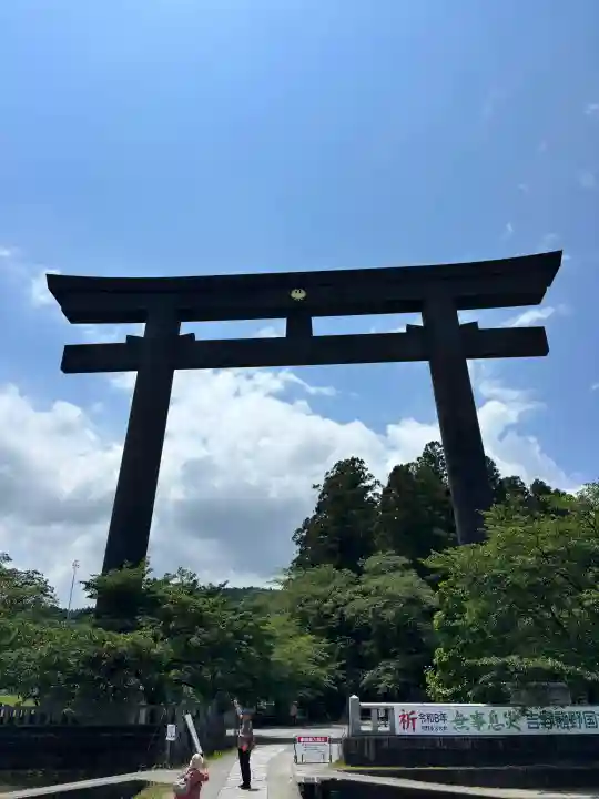 熊野本宮大社の{uncategorized: "未分類", other: "その他", undefined: "問題あり", building: "その他建物", grave: "お墓", sacred_gate: "鳥居", guardian: "狛犬", statue: "像", buddha: "仏像", history: "歴史", nature: "自然", garden: "庭園", animal: "動物", pagoda: "塔", temizu: "手水舎", mountain_gate: "山門・神門", sanctuary: "本殿・本堂", subordinate: "末社・摂社", art: "芸術", scenery: "景色", jizo: "地蔵", ema: "絵馬", goshuin: "御朱印", omikuji: "おみくじ", items: "授与品その他", amulet: "お守り", goshuincho: "御朱印帳", eats: "食事", festival: "お祭り", votive_dance: "神楽", shichigosan: "七五三参", wedding: "結婚式", experience: "体験その他", initially: "初詣", around: "周辺", anti_infection: "感染症対策"}