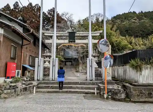 麦房神社の鳥居