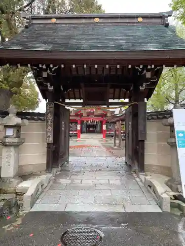 呉服神社の山門