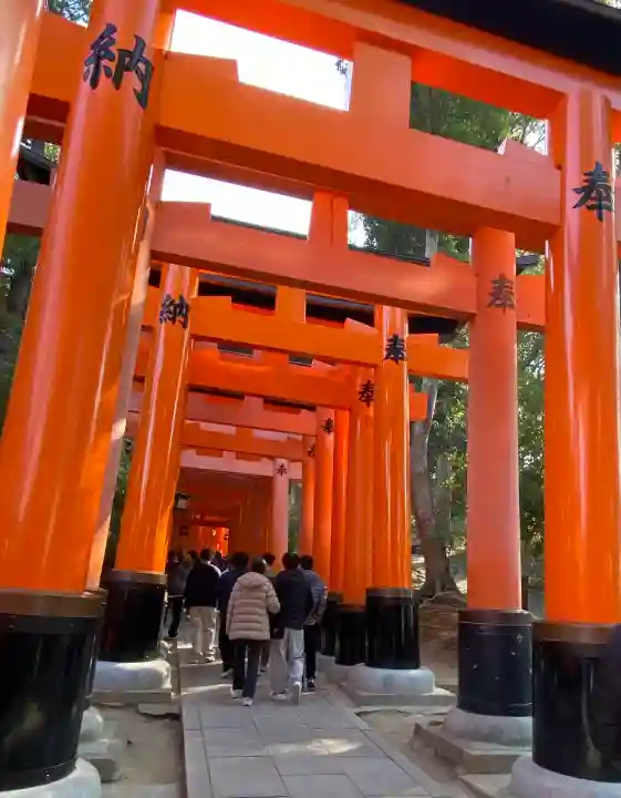 伏見稲荷大社の{uncategorized: "未分類", other: "その他", undefined: "問題あり", building: "その他建物", grave: "お墓", sacred_gate: "鳥居", guardian: "狛犬", statue: "像", buddha: "仏像", history: "歴史", nature: "自然", garden: "庭園", animal: "動物", pagoda: "塔", temizu: "手水舎", mountain_gate: "山門・神門", sanctuary: "本殿・本堂", subordinate: "末社・摂社", art: "芸術", scenery: "景色", jizo: "地蔵", ema: "絵馬", goshuin: "御朱印", omikuji: "おみくじ", items: "授与品その他", amulet: "お守り", goshuincho: "御朱印帳", eats: "食事", festival: "お祭り", votive_dance: "神楽", shichigosan: "七五三参", wedding: "結婚式", experience: "体験その他", initially: "初詣", around: "周辺", anti_infection: "感染症対策"}