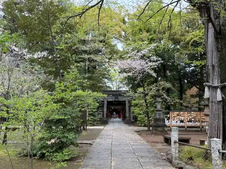 赤坂氷川神社の{uncategorized: "未分類", other: "その他", undefined: "問題あり", building: "その他建物", grave: "お墓", sacred_gate: "鳥居", guardian: "狛犬", statue: "像", buddha: "仏像", history: "歴史", nature: "自然", garden: "庭園", animal: "動物", pagoda: "塔", temizu: "手水舎", mountain_gate: "山門・神門", sanctuary: "本殿・本堂", subordinate: "末社・摂社", art: "芸術", scenery: "景色", jizo: "地蔵", ema: "絵馬", goshuin: "御朱印", omikuji: "おみくじ", items: "授与品その他", amulet: "お守り", goshuincho: "御朱印帳", eats: "食事", festival: "お祭り", votive_dance: "神楽", shichigosan: "七五三参", wedding: "結婚式", experience: "体験その他", initially: "初詣", around: "周辺", anti_infection: "感染症対策"}
