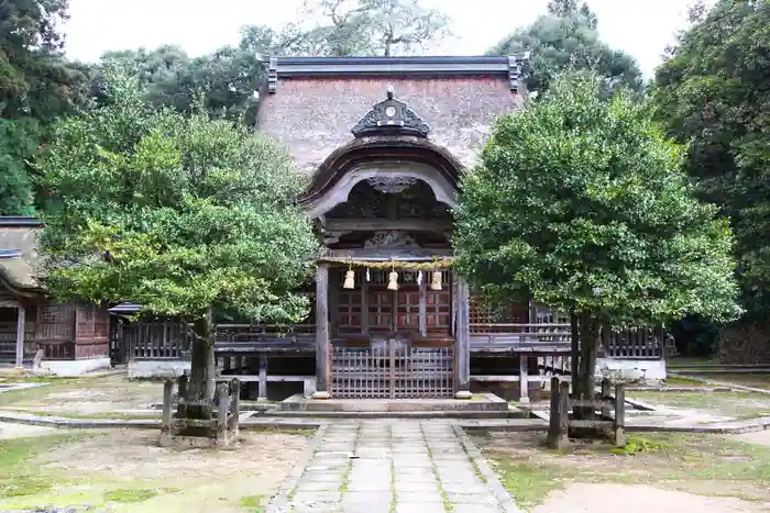 富田八幡宮の本殿