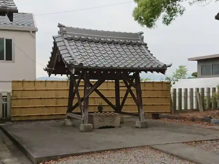 伊富神社の手水舎