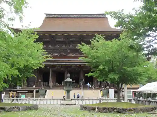 金峯山寺の本殿・本堂