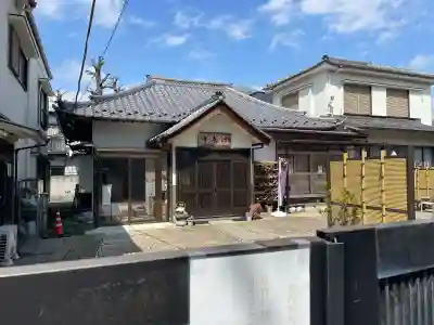 洞泉寺の{uncategorized: "未分類", other: "その他", undefined: "問題あり", building: "その他建物", grave: "お墓", sacred_gate: "鳥居", guardian: "狛犬", statue: "像", buddha: "仏像", history: "歴史", nature: "自然", garden: "庭園", animal: "動物", pagoda: "塔", temizu: "手水舎", mountain_gate: "山門・神門", sanctuary: "本殿・本堂", subordinate: "末社・摂社", art: "芸術", scenery: "景色", jizo: "地蔵", ema: "絵馬", goshuin: "御朱印", omikuji: "おみくじ", items: "授与品その他", amulet: "お守り", goshuincho: "御朱印帳", eats: "食事", festival: "お祭り", votive_dance: "神楽", shichigosan: "七五三参", wedding: "結婚式", experience: "体験その他", initially: "初詣", around: "周辺", anti_infection: "感染症対策"}