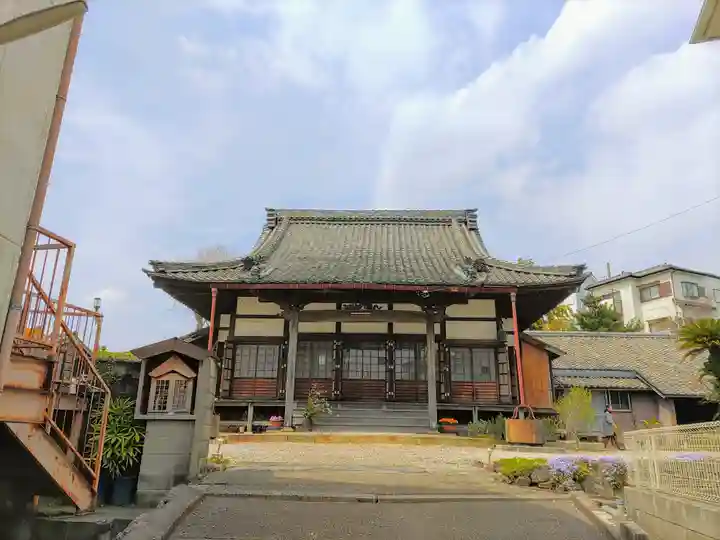 来教寺の本殿・本堂