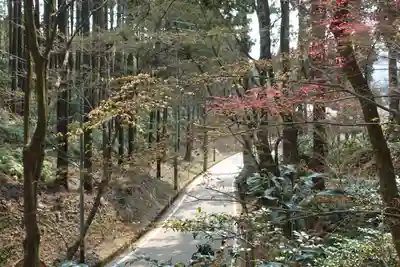 猿丸神社の周辺