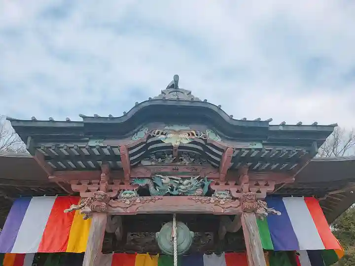 埼玉厄除け開運大師・龍泉寺(切り絵御朱印発祥の寺)の本殿・本堂