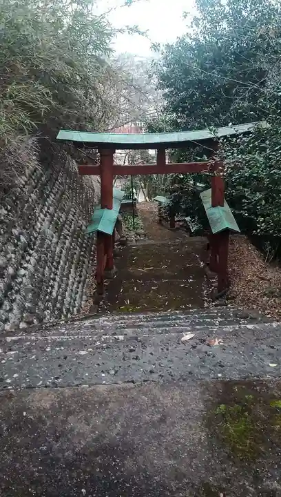 感応寺の鳥居