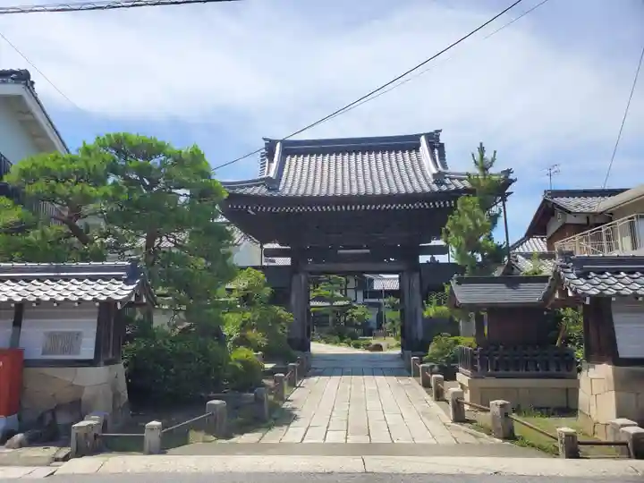 円照寺の山門・神門