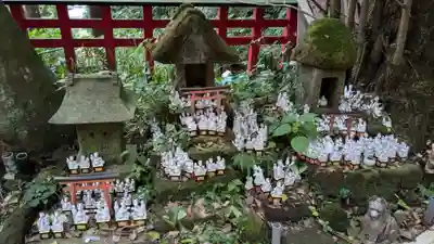佐助稲荷神社の末社・摂社