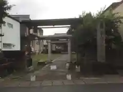 尾萬稲荷神社の鳥居