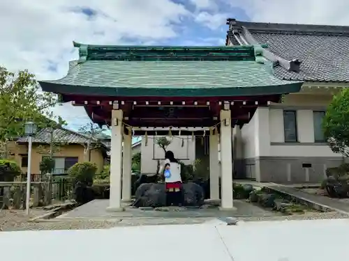 白鳥神社の手水