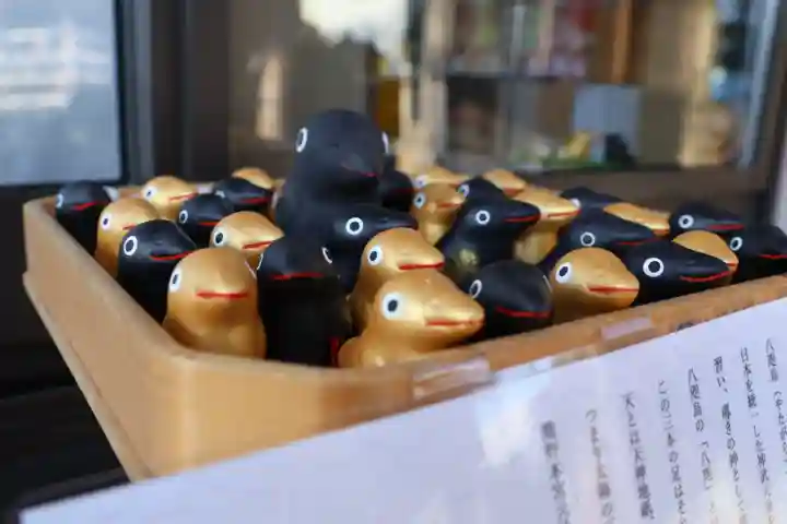 立川熊野神社の{uncategorized: "未分類", other: "その他", undefined: "問題あり", building: "その他建物", grave: "お墓", sacred_gate: "鳥居", guardian: "狛犬", statue: "像", buddha: "仏像", history: "歴史", nature: "自然", garden: "庭園", animal: "動物", pagoda: "塔", temizu: "手水舎", mountain_gate: "山門・神門", sanctuary: "本殿・本堂", subordinate: "末社・摂社", art: "芸術", scenery: "景色", jizo: "地蔵", ema: "絵馬", goshuin: "御朱印", omikuji: "おみくじ", items: "授与品その他", amulet: "お守り", goshuincho: "御朱印帳", eats: "食事", festival: "お祭り", votive_dance: "神楽", shichigosan: "七五三参", wedding: "結婚式", experience: "体験その他", initially: "初詣", around: "周辺", anti_infection: "感染症対策"}