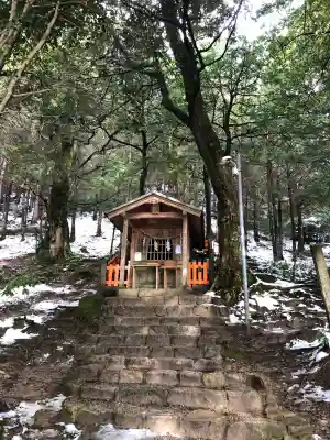 白鬚神社の{uncategorized: "未分類", other: "その他", undefined: "問題あり", building: "その他建物", grave: "お墓", sacred_gate: "鳥居", guardian: "狛犬", statue: "像", buddha: "仏像", history: "歴史", nature: "自然", garden: "庭園", animal: "動物", pagoda: "塔", temizu: "手水舎", mountain_gate: "山門・神門", sanctuary: "本殿・本堂", subordinate: "末社・摂社", art: "芸術", scenery: "景色", jizo: "地蔵", ema: "絵馬", goshuin: "御朱印", omikuji: "おみくじ", items: "授与品その他", amulet: "お守り", goshuincho: "御朱印帳", eats: "食事", festival: "お祭り", votive_dance: "神楽", shichigosan: "七五三参", wedding: "結婚式", experience: "体験その他", initially: "初詣", around: "周辺", anti_infection: "感染症対策"}