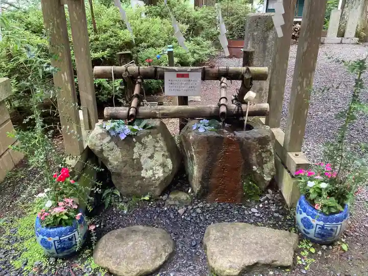 坪沼八幡神社の手水舎