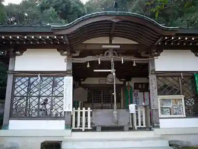 温泉神社の本殿・本堂