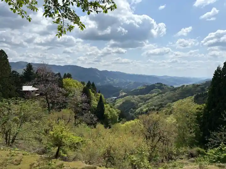 光明寺の{uncategorized: "未分類", other: "その他", undefined: "問題あり", building: "その他建物", grave: "お墓", sacred_gate: "鳥居", guardian: "狛犬", statue: "像", buddha: "仏像", history: "歴史", nature: "自然", garden: "庭園", animal: "動物", pagoda: "塔", temizu: "手水舎", mountain_gate: "山門・神門", sanctuary: "本殿・本堂", subordinate: "末社・摂社", art: "芸術", scenery: "景色", jizo: "地蔵", ema: "絵馬", goshuin: "御朱印", omikuji: "おみくじ", items: "授与品その他", amulet: "お守り", goshuincho: "御朱印帳", eats: "食事", festival: "お祭り", votive_dance: "神楽", shichigosan: "七五三参", wedding: "結婚式", experience: "体験その他", initially: "初詣", around: "周辺", anti_infection: "感染症対策"}