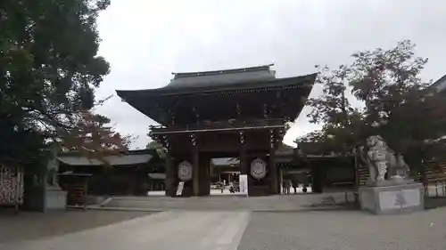 寒川神社の山門・神門