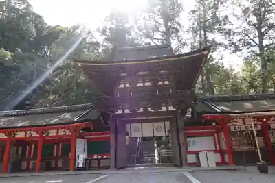 石上神宮の山門・神門
