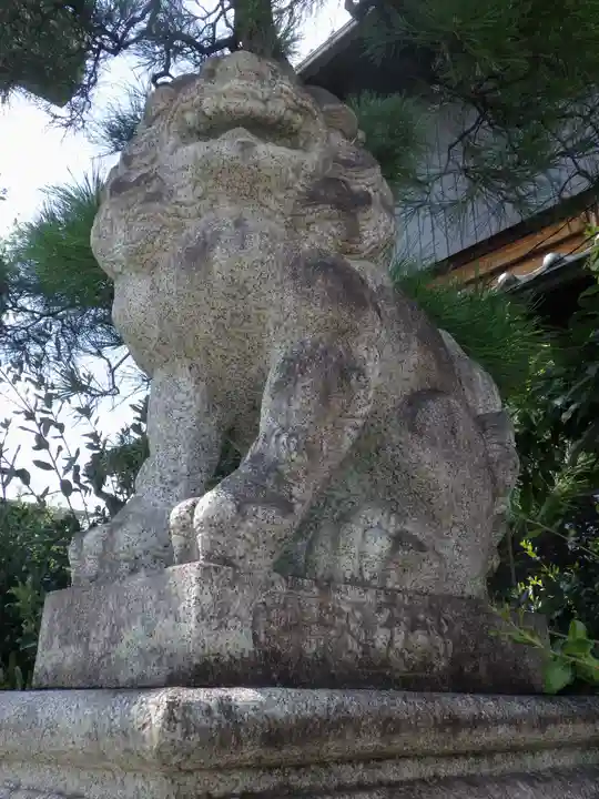 西院春日神社の狛犬