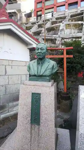 開運出世稲荷(延命院境内社)の像