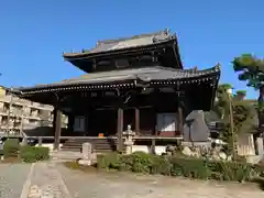 満願寺の本殿