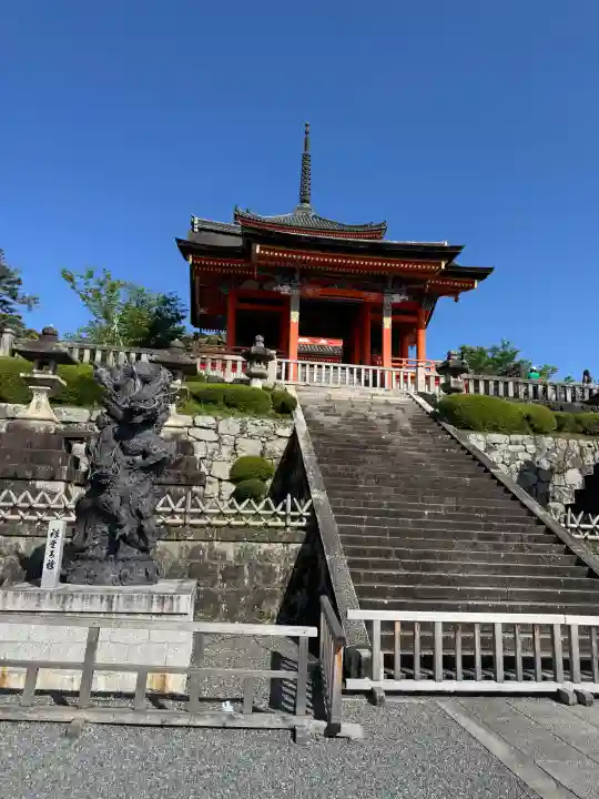 清水寺の{uncategorized: "未分類", other: "その他", undefined: "問題あり", building: "その他建物", grave: "お墓", sacred_gate: "鳥居", guardian: "狛犬", statue: "像", buddha: "仏像", history: "歴史", nature: "自然", garden: "庭園", animal: "動物", pagoda: "塔", temizu: "手水舎", mountain_gate: "山門・神門", sanctuary: "本殿・本堂", subordinate: "末社・摂社", art: "芸術", scenery: "景色", jizo: "地蔵", ema: "絵馬", goshuin: "御朱印", omikuji: "おみくじ", items: "授与品その他", amulet: "お守り", goshuincho: "御朱印帳", eats: "食事", festival: "お祭り", votive_dance: "神楽", shichigosan: "七五三参", wedding: "結婚式", experience: "体験その他", initially: "初詣", around: "周辺", anti_infection: "感染症対策"}