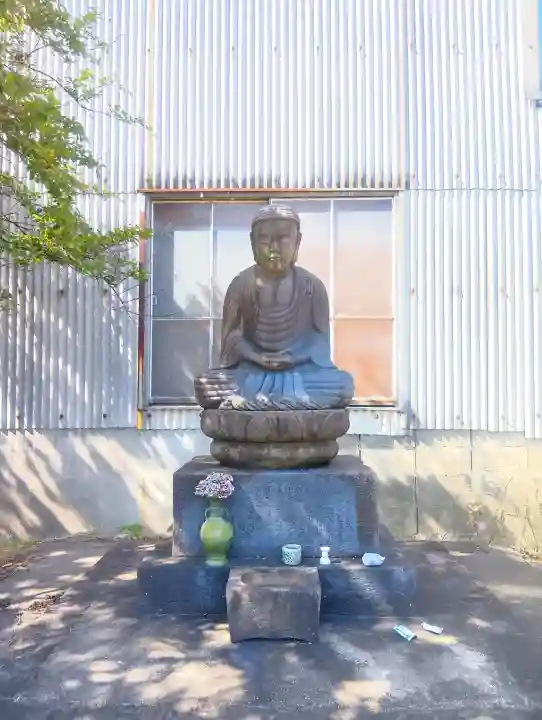 応蓮寺の{uncategorized: "未分類", other: "その他", undefined: "問題あり", building: "その他建物", grave: "お墓", sacred_gate: "鳥居", guardian: "狛犬", statue: "像", buddha: "仏像", history: "歴史", nature: "自然", garden: "庭園", animal: "動物", pagoda: "塔", temizu: "手水舎", mountain_gate: "山門・神門", sanctuary: "本殿・本堂", subordinate: "末社・摂社", art: "芸術", scenery: "景色", jizo: "地蔵", ema: "絵馬", goshuin: "御朱印", omikuji: "おみくじ", items: "授与品その他", amulet: "お守り", goshuincho: "御朱印帳", eats: "食事", festival: "お祭り", votive_dance: "神楽", shichigosan: "七五三参", wedding: "結婚式", experience: "体験その他", initially: "初詣", around: "周辺", anti_infection: "感染症対策"}