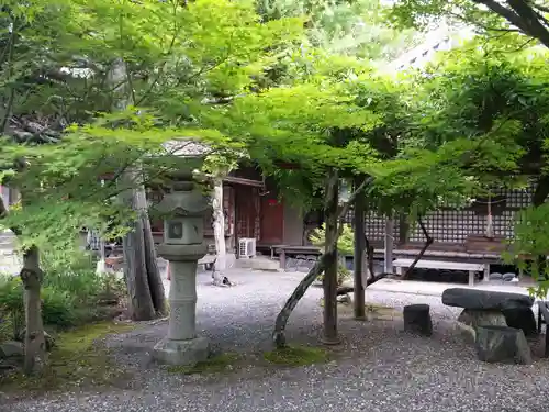 穴太寺の庭園